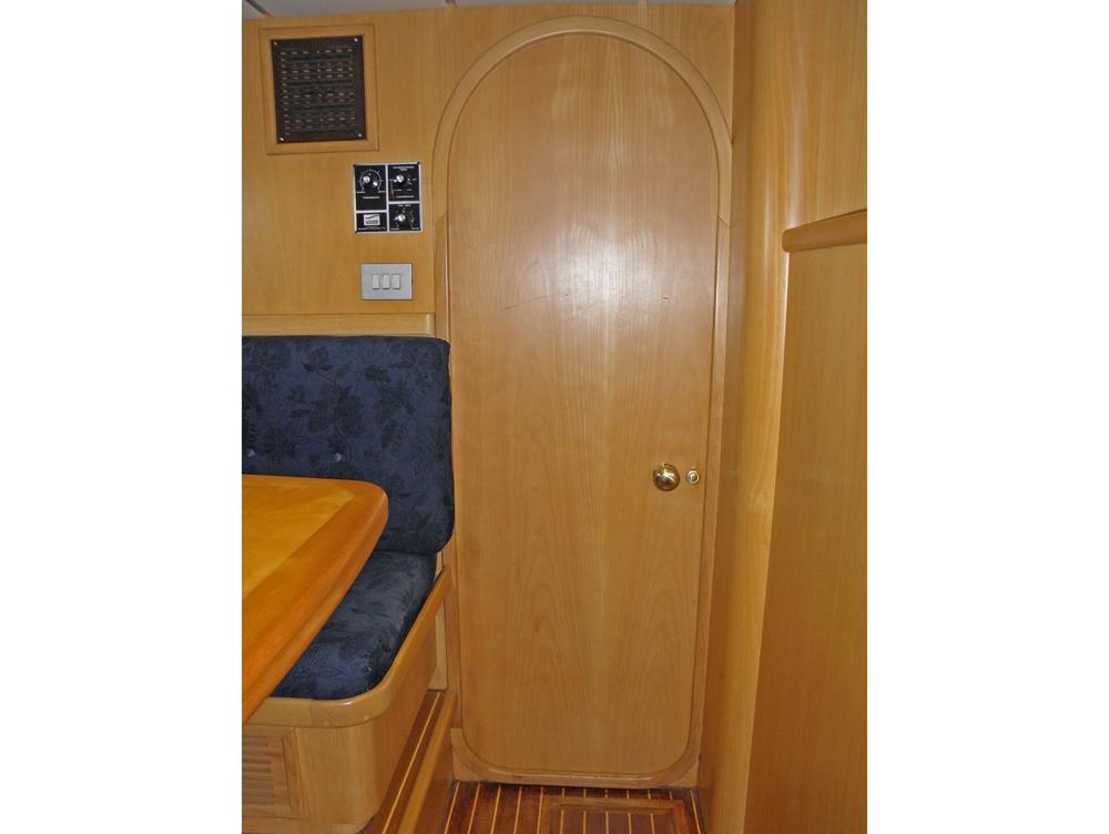 Aft cabin, Accommodation